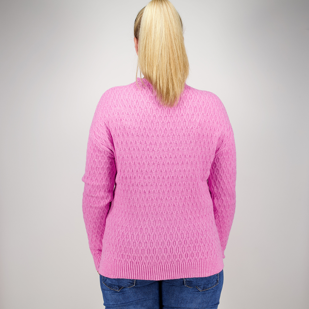 Weibliches Model mit CAMPS BAY Strickpullover in Cyclamen Melange