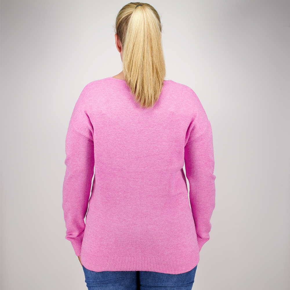 Weibliches Model mit CAMPS BAY Pullover in Cyclamen Melange