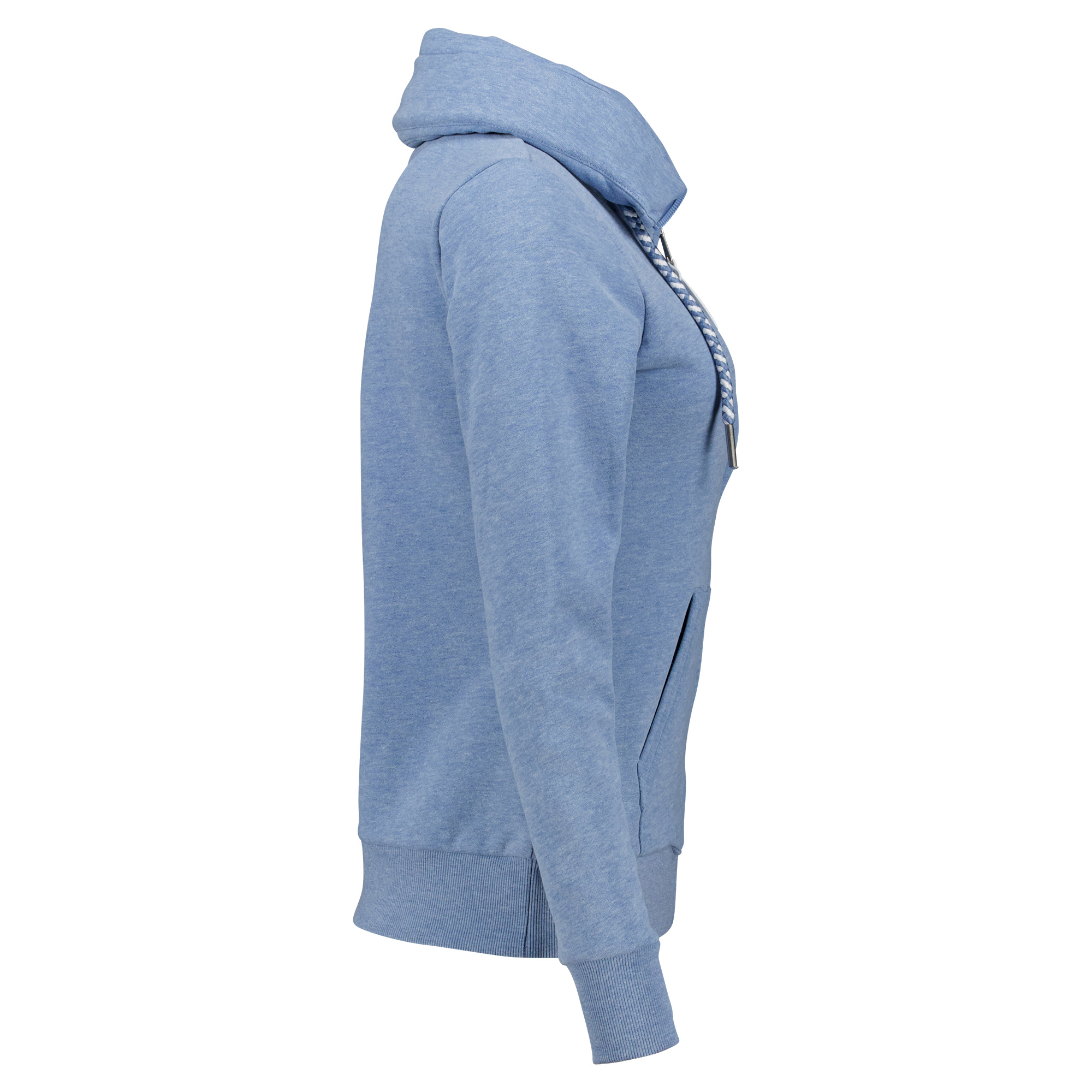 Weibliches Model mit CAMPS BAY Sweatjacke in Windward Blue