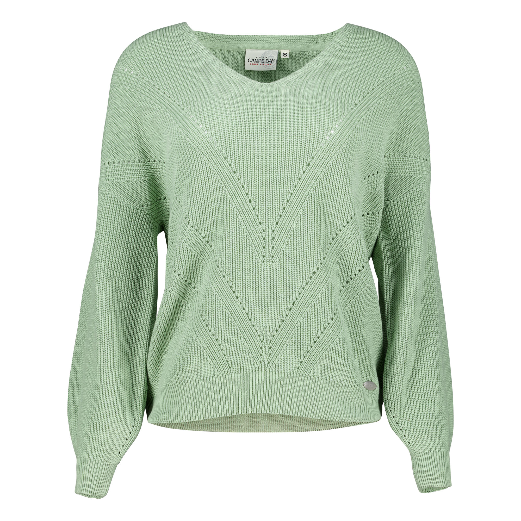 Weibliches Model mit CAMPS BAY Strickpullover in Laurel Green