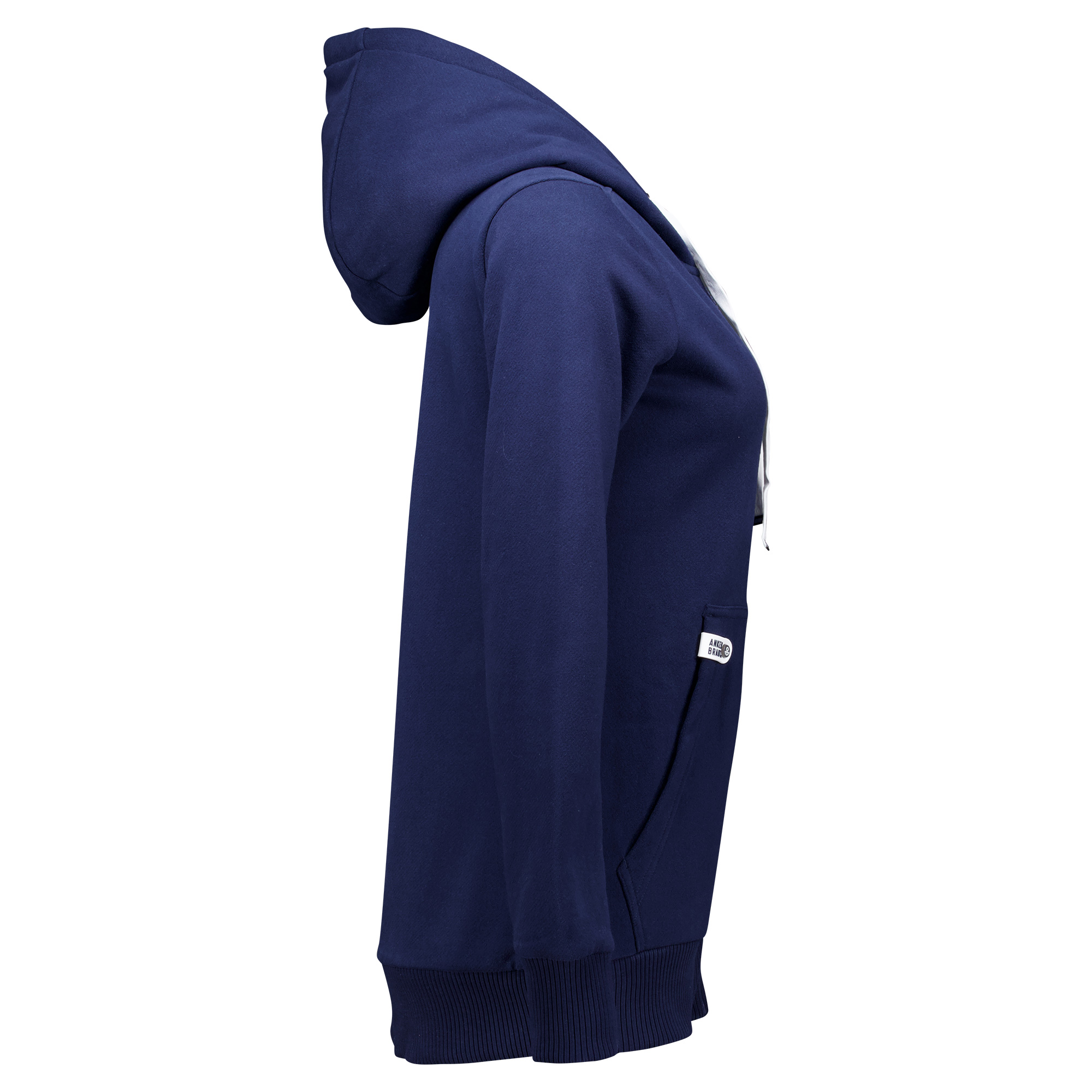 Weibliches Model mit ANKERBRAUT Sweatjacke in Maritime Blue