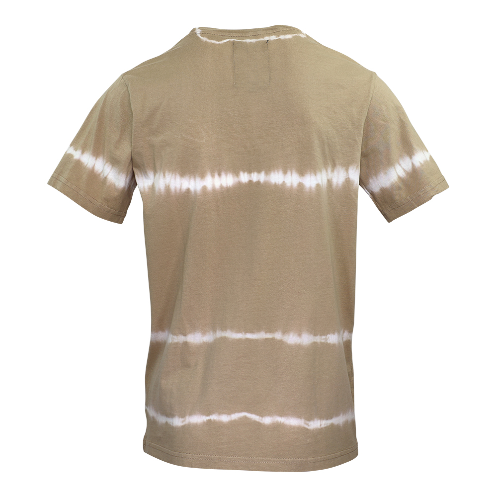 Männliches Model mit Björkvin T-Shirt in Batik Beige