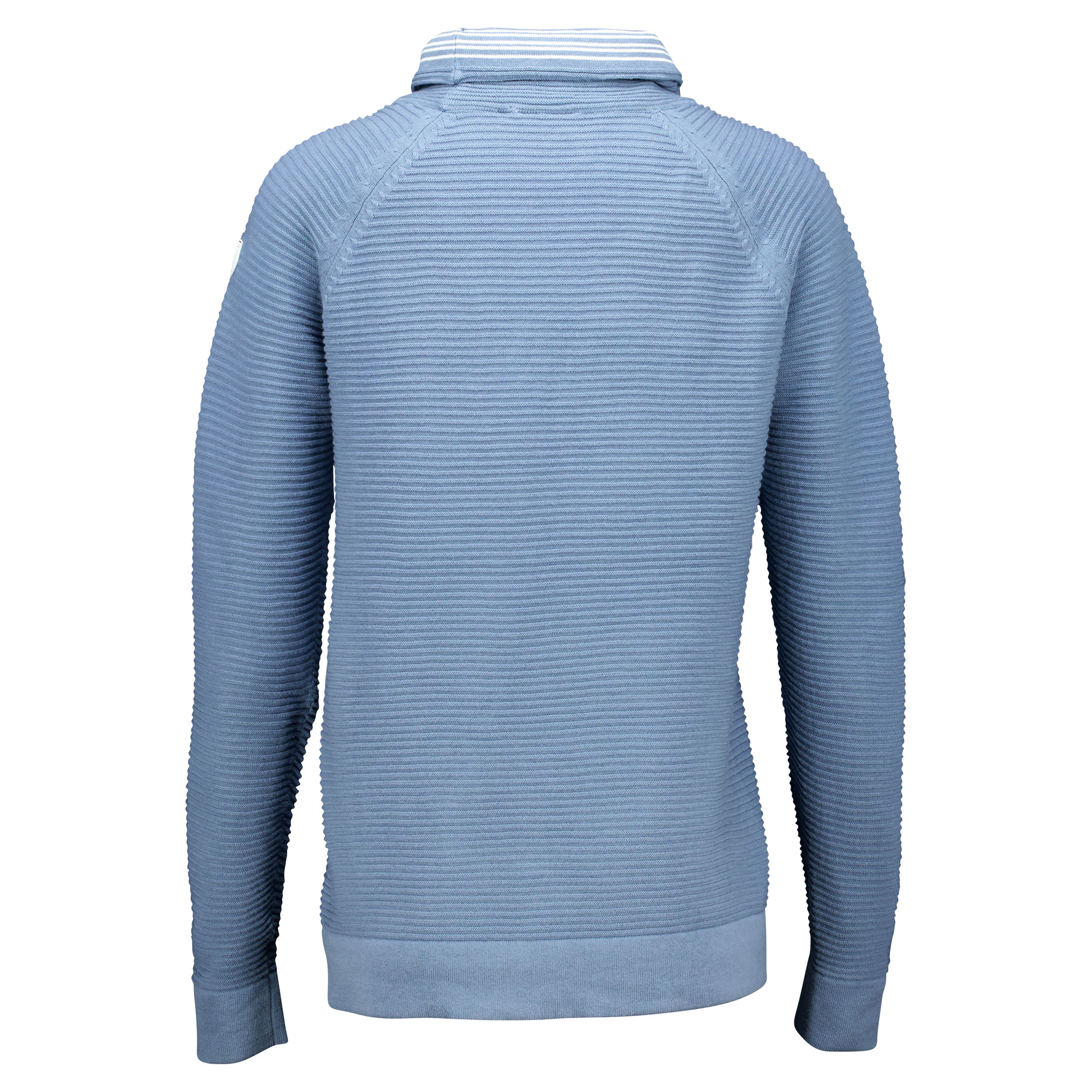 Weibliches Model mit CAMPS BAY Strickpullover in Winward Blue