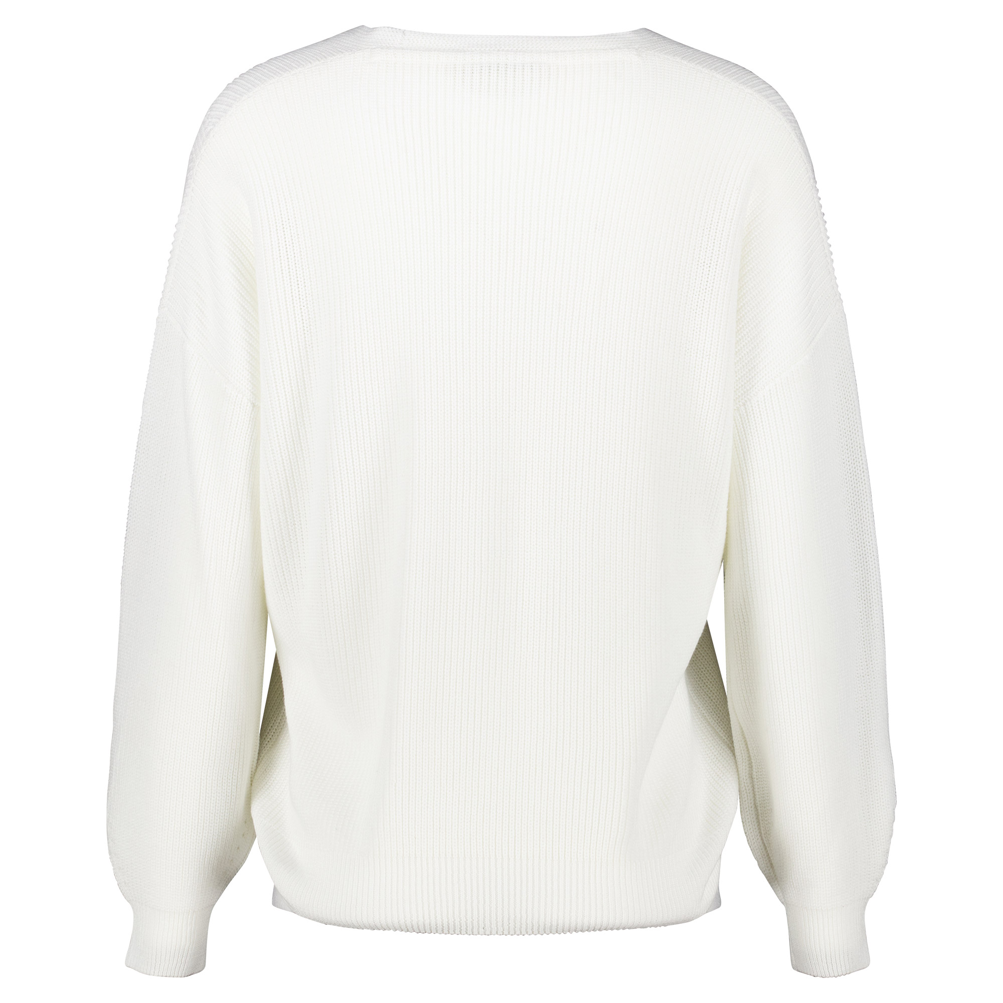 Weibliches Model mit CAMPS BAY Strickpullover in Offwhite