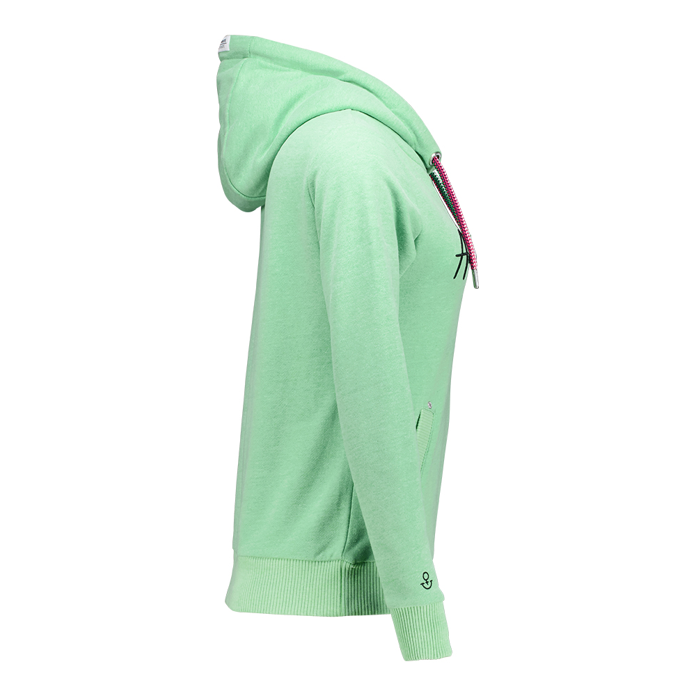 Weibliches Model mit ANKERBRAUT Hoodie in Absinth Green