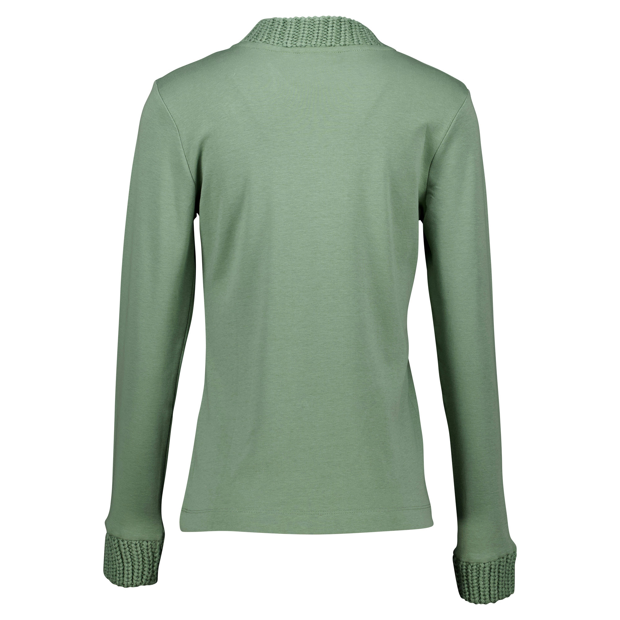 Weibliches Model mit CAMPS BAY Langarm-Shirt in Hedge Green